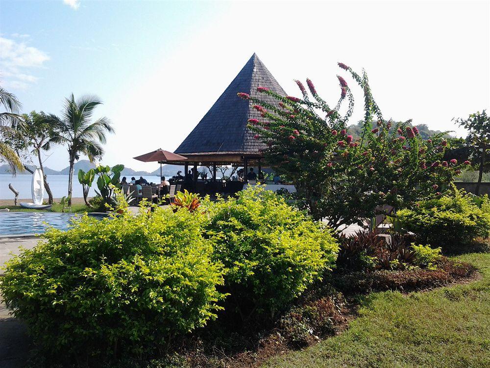 Luwansa Beach Resort Labuan Bajo Extérieur photo