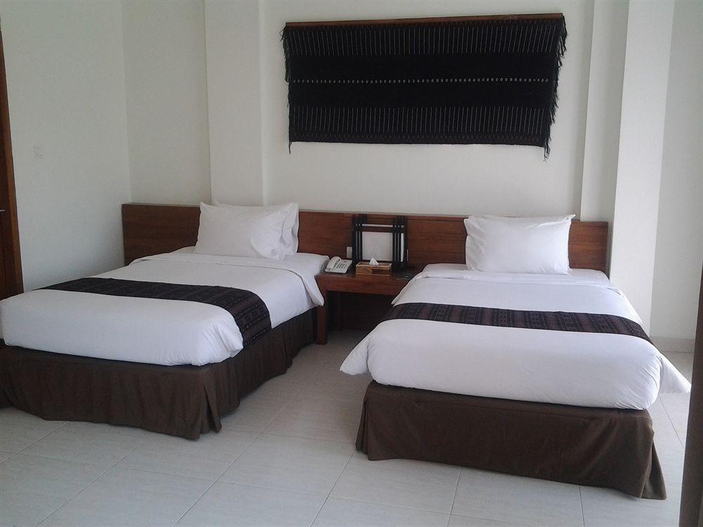 Luwansa Beach Resort Labuan Bajo Extérieur photo