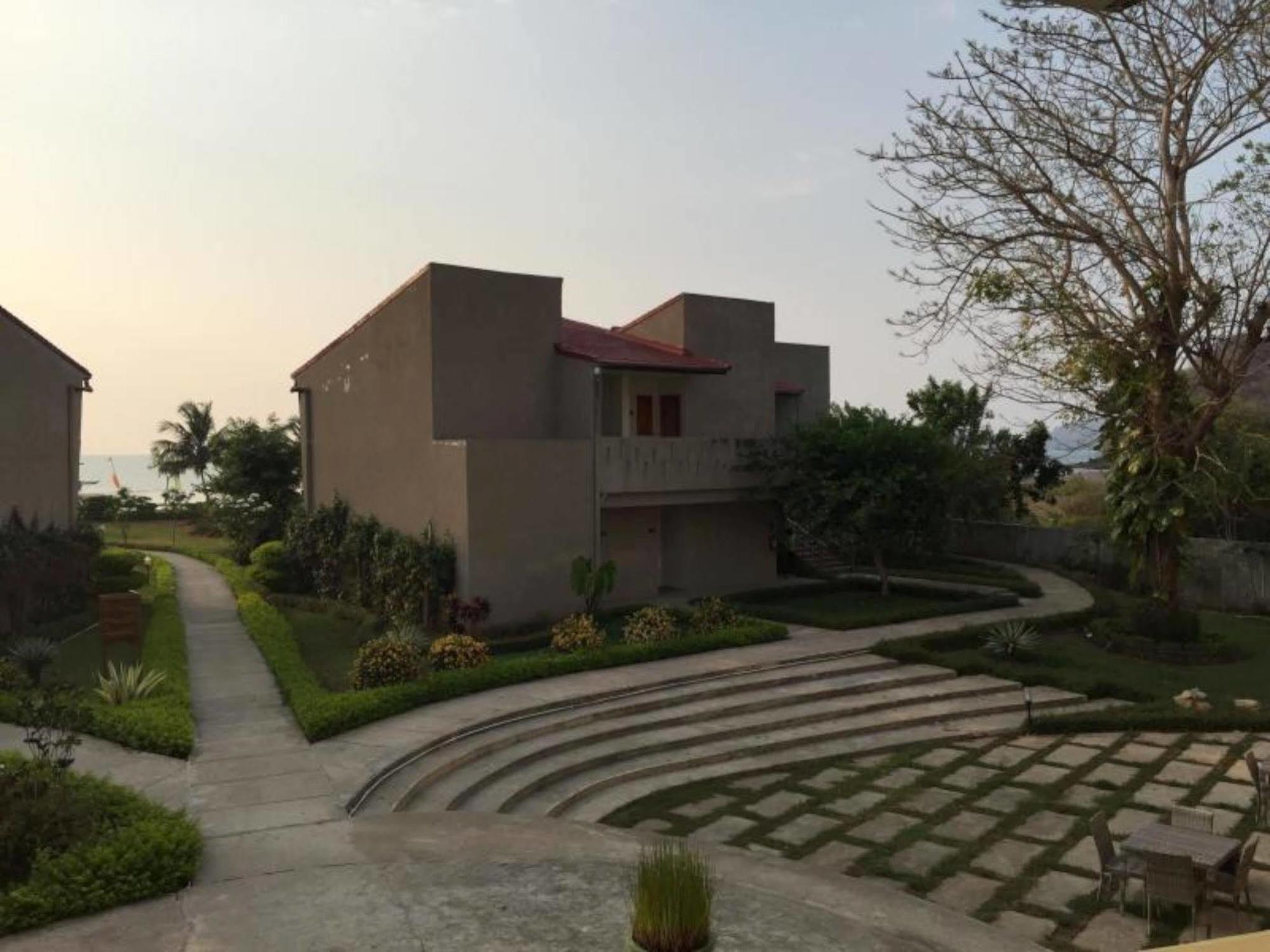 Luwansa Beach Resort Labuan Bajo Extérieur photo