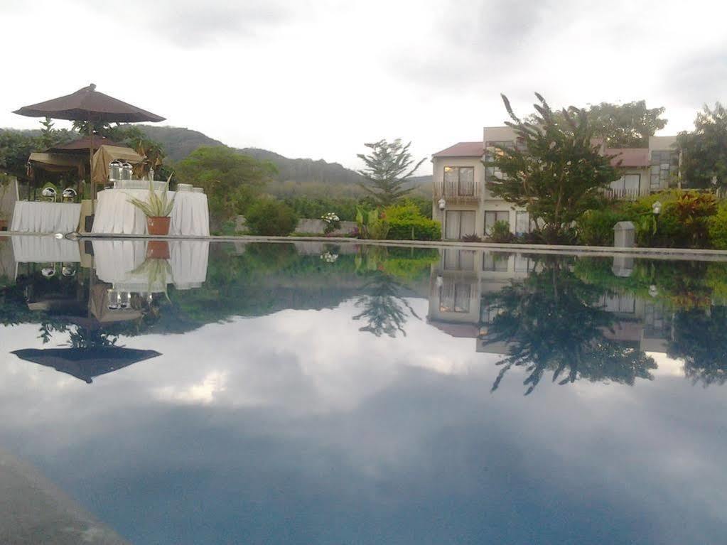 Luwansa Beach Resort Labuan Bajo Extérieur photo