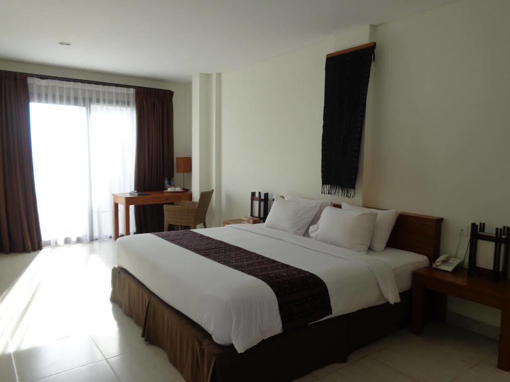 Luwansa Beach Resort Labuan Bajo Extérieur photo